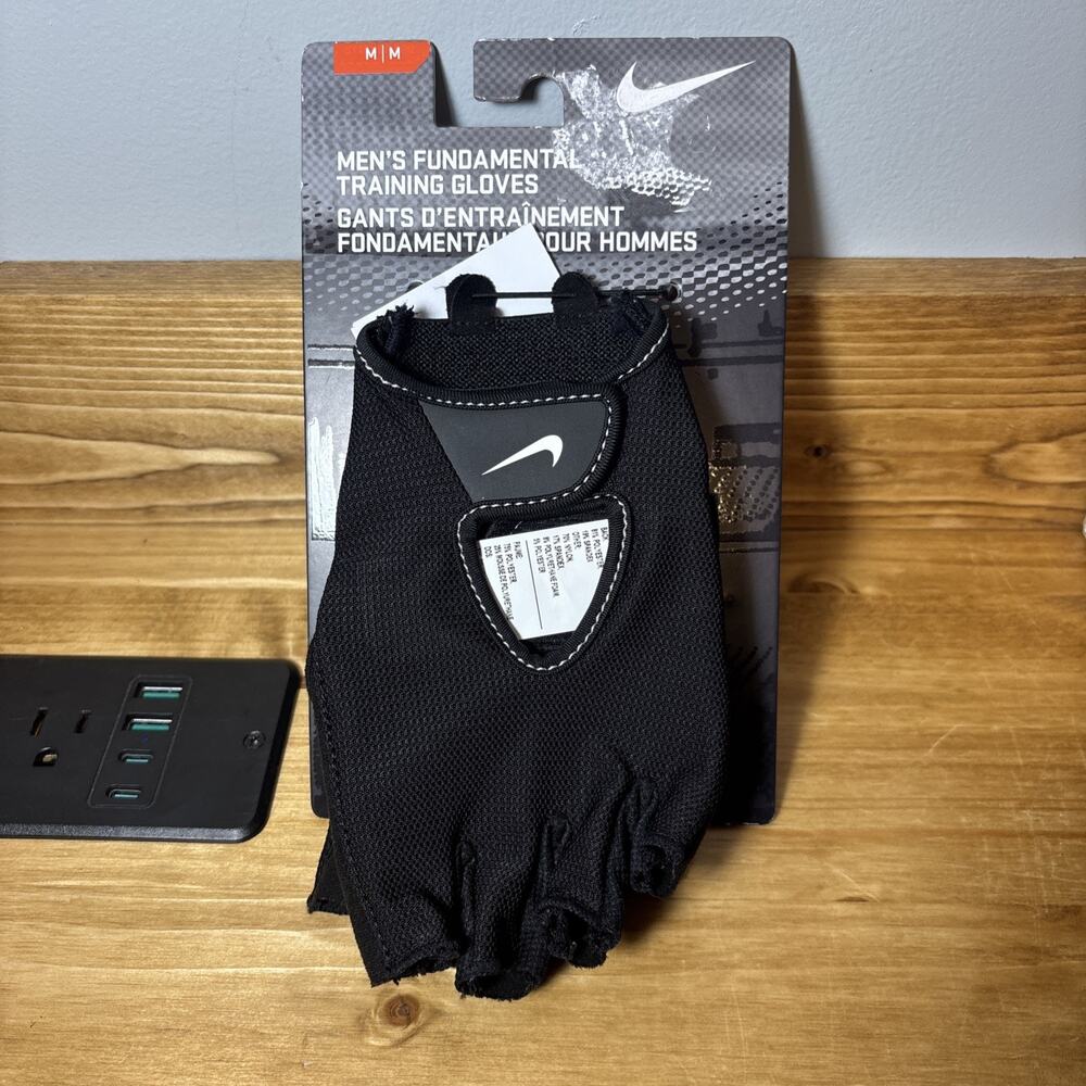 Nike Men's Fundamental Training Glove Size Medium Half Finger